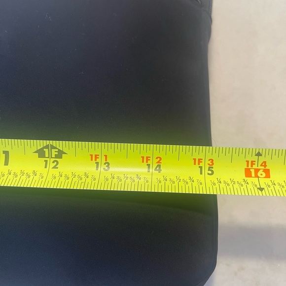 TUMI LAPTOP CROSSBODY TRAVEL BAG! ZIP close!! NWT! Quality - Picture 8 of 11